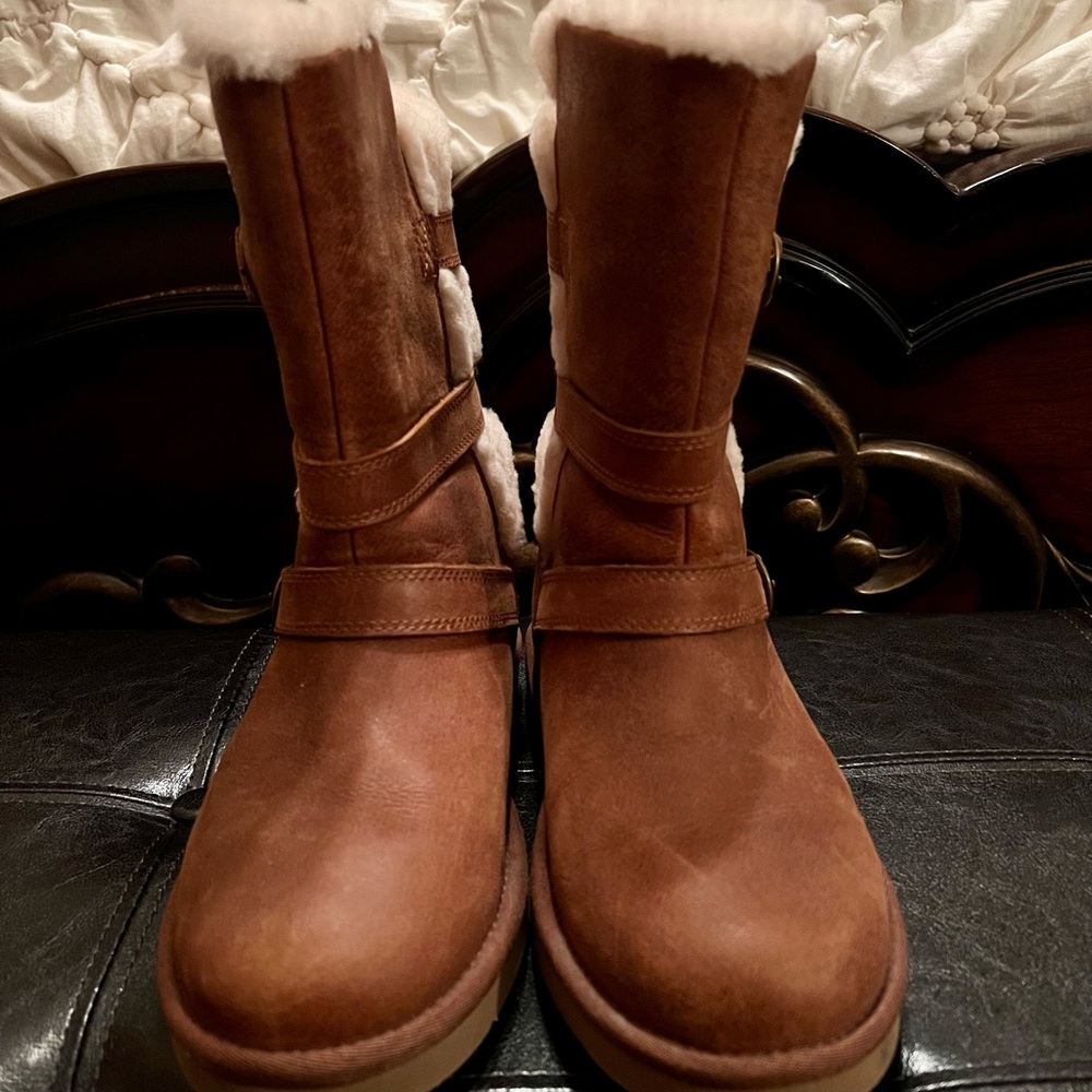 UGG boots - Picture 2 of 4